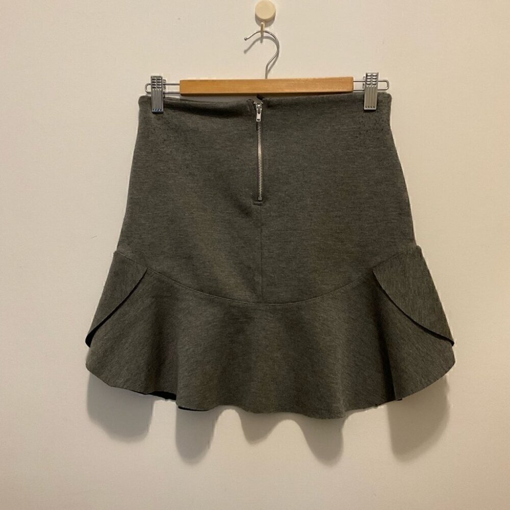 H&M flutter gray Mini Skirt - Picture 3 of 3